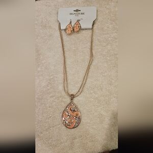NECKLACE AND EARRINGS SET